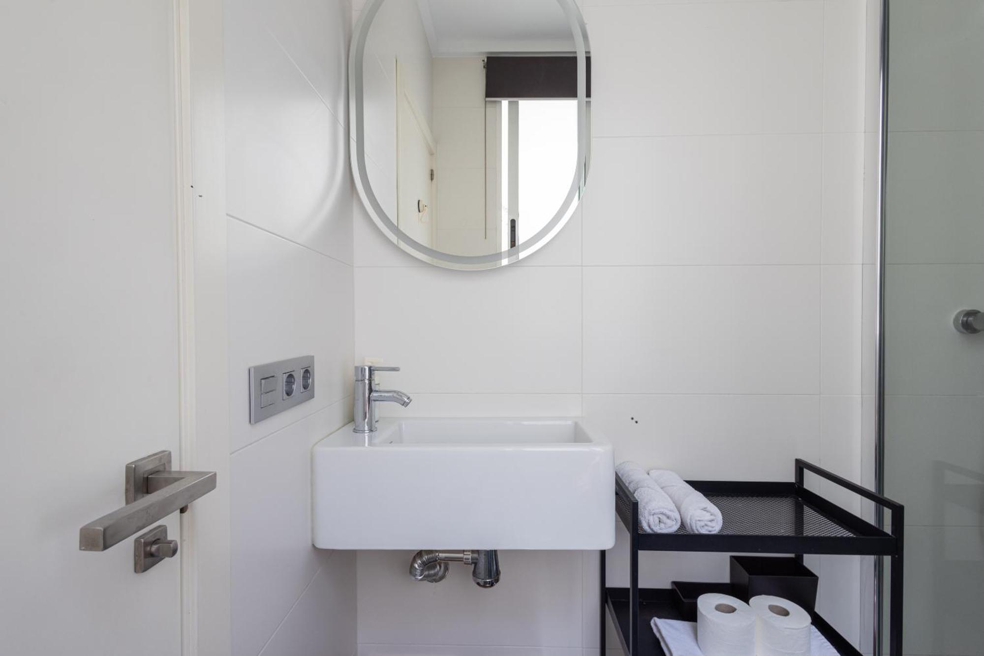 Florit Flats - Stylish 2 Bedroom Ac Wifi Terrace Attic In Valencia Center Exteriör bild